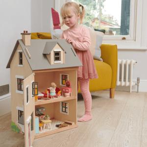 Foxtail Villa Doll House With Furniture